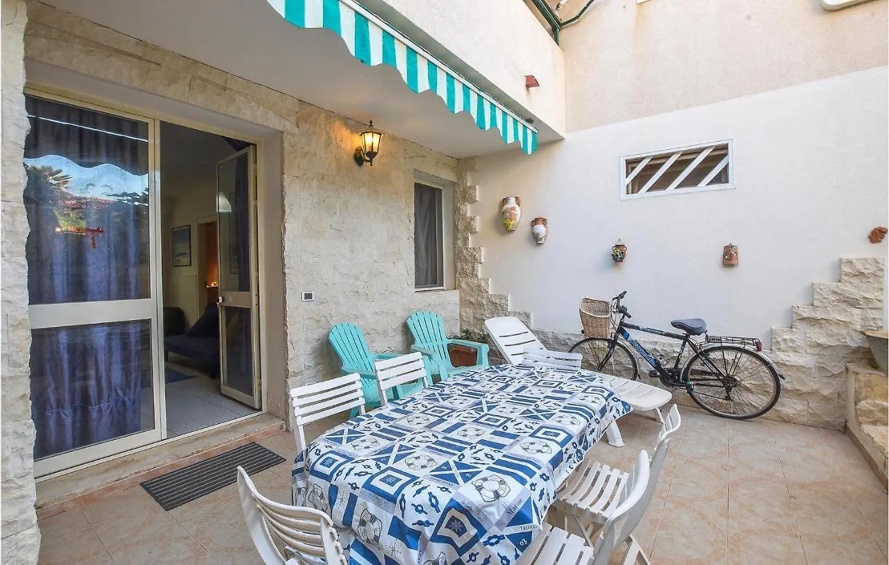 Stunning Apartment In Marina Di Ragusa 0*,
